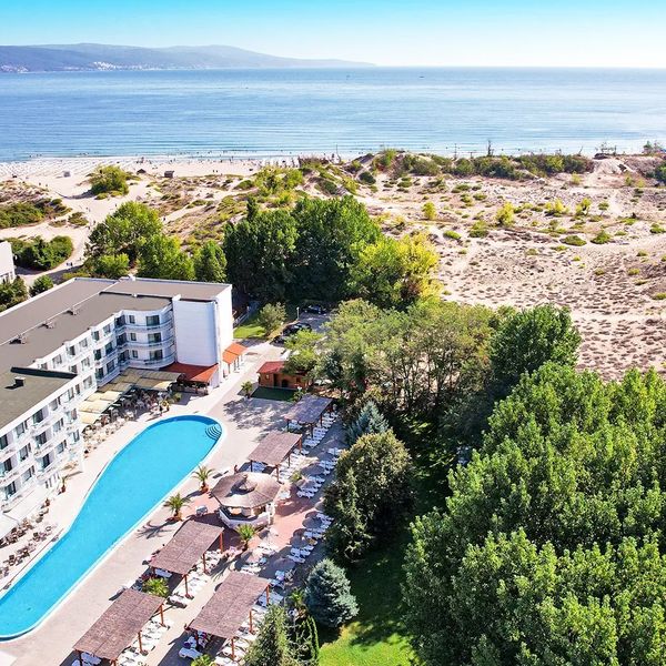 Zefir Beach